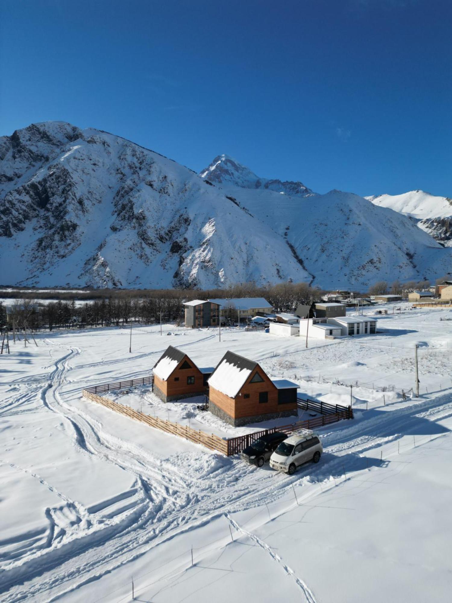 Traveler'S Cottages In Kazbegi Exteriér fotografie