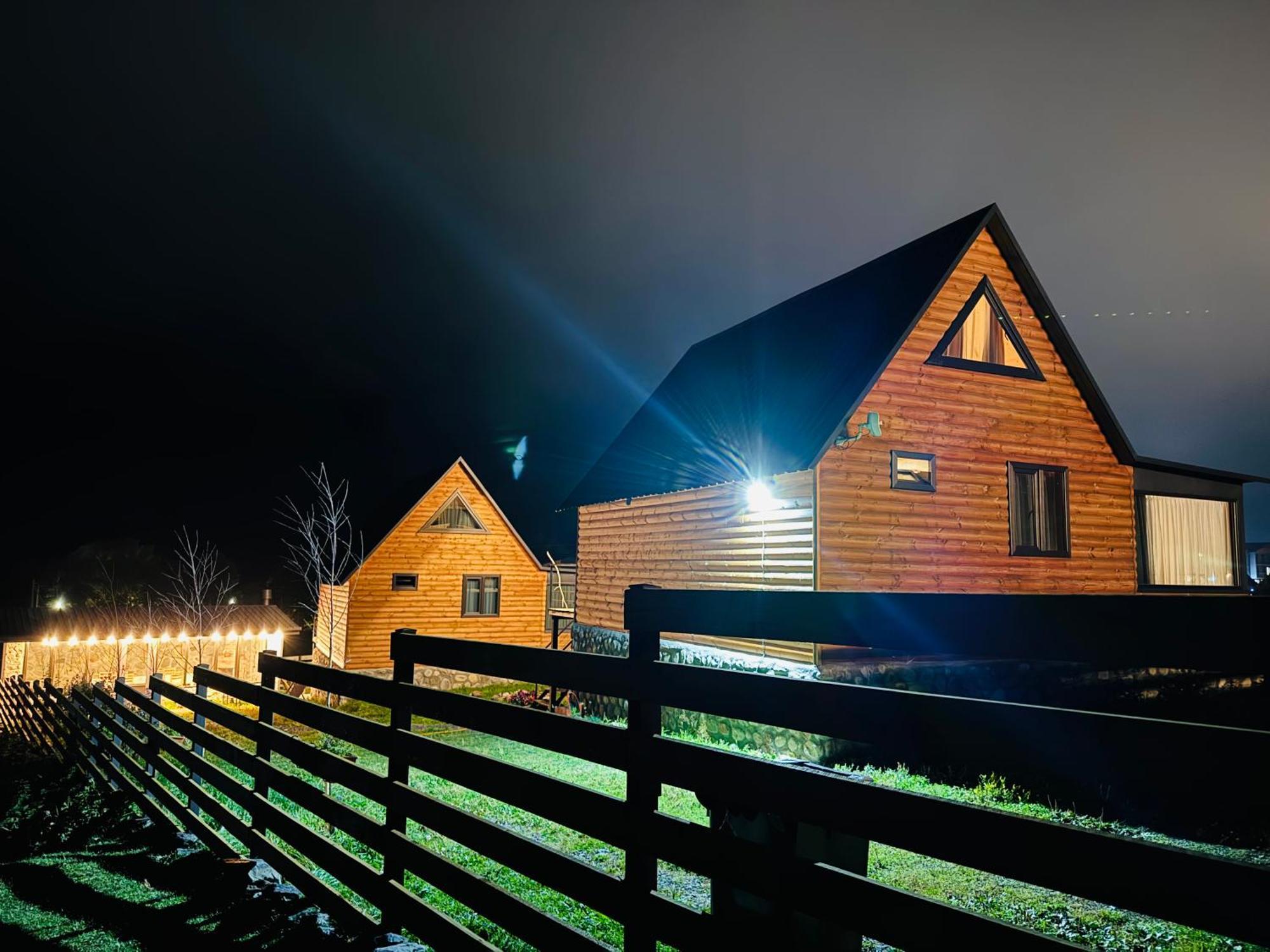 Traveler'S Cottages In Kazbegi Exteriér fotografie